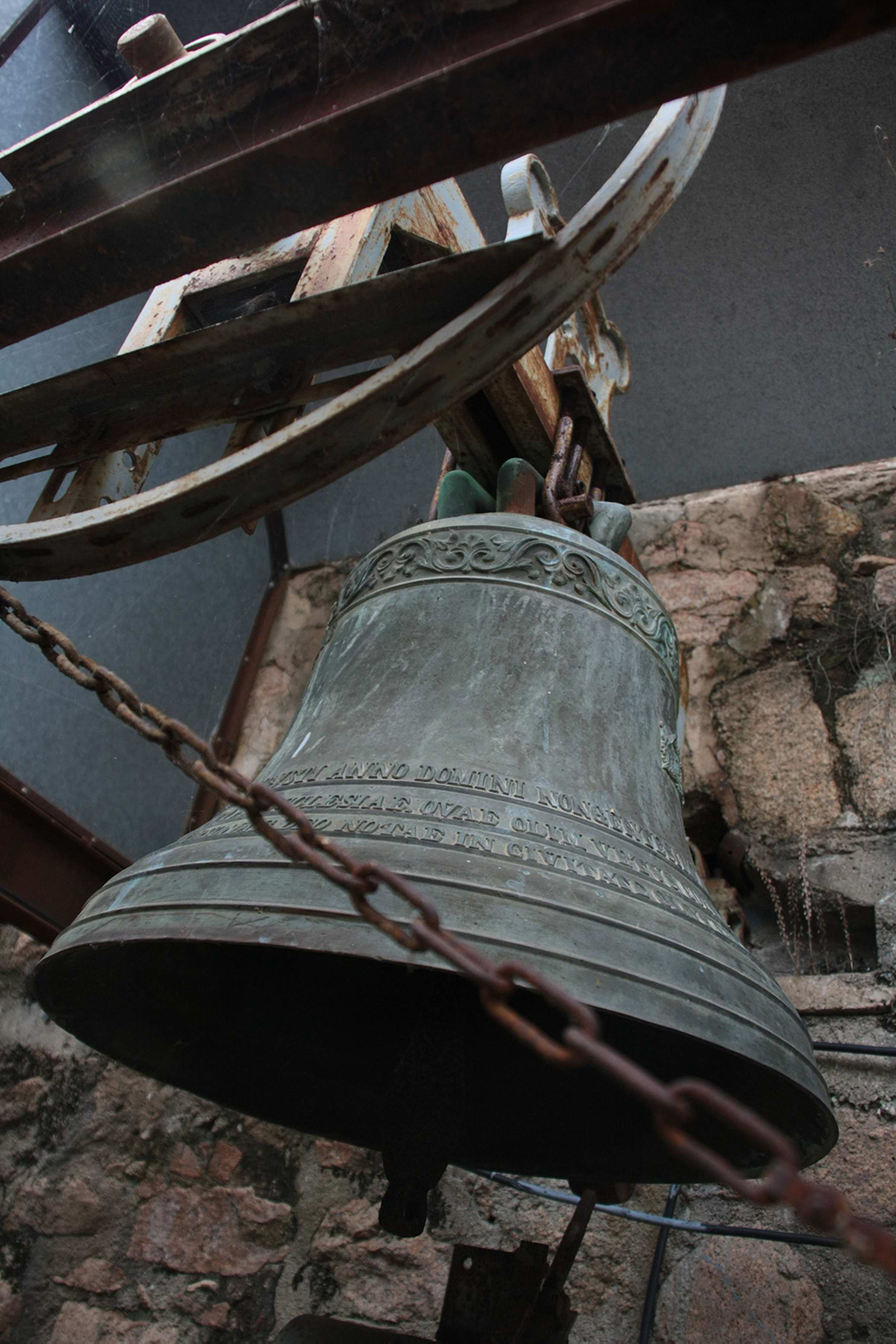 Campana de l’església parroquial de Sant Feliu de Guíxols AMSFG. Col·lecció Municipal d’Imatges (Autor: Salvador Estibalca)