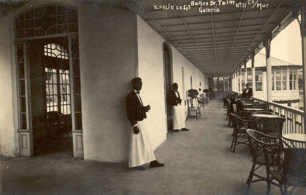 Galeria i restaurant dels Banys de Sant Elm cap al 1930 AMSFG. Col·lecció Albert Jeremías (Autor: Ricard Mur)