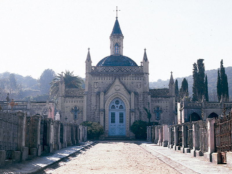 capella de cementiri de sant feliu de guíxols projectada per larquitecte Manuel Almeda - Sóc Sant Feliu de Guíxols