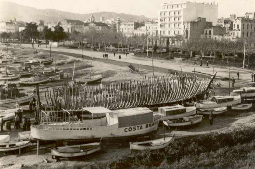 Drassana de Ramon Gay al racó de Llevant, cap al 1960. AMSFG. Fons Enric Figueras (Autor: L. Roca).