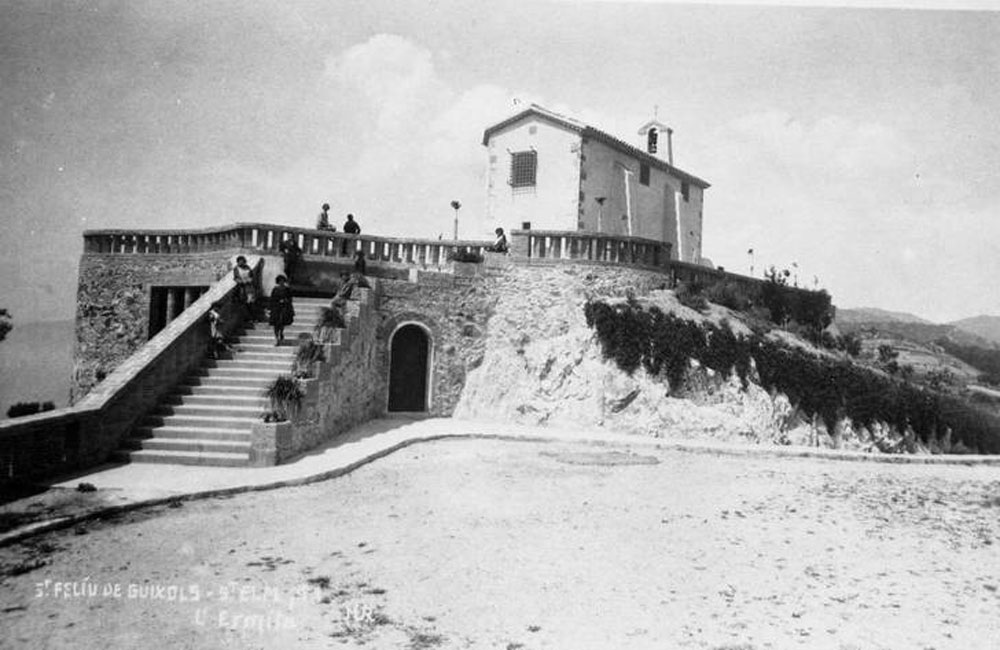 Vista de l’ermita de Sant Elm cap al 1930. AMSFG. Col·lecció Espuña-Ibáñez (Ricard Mur Dargallo)