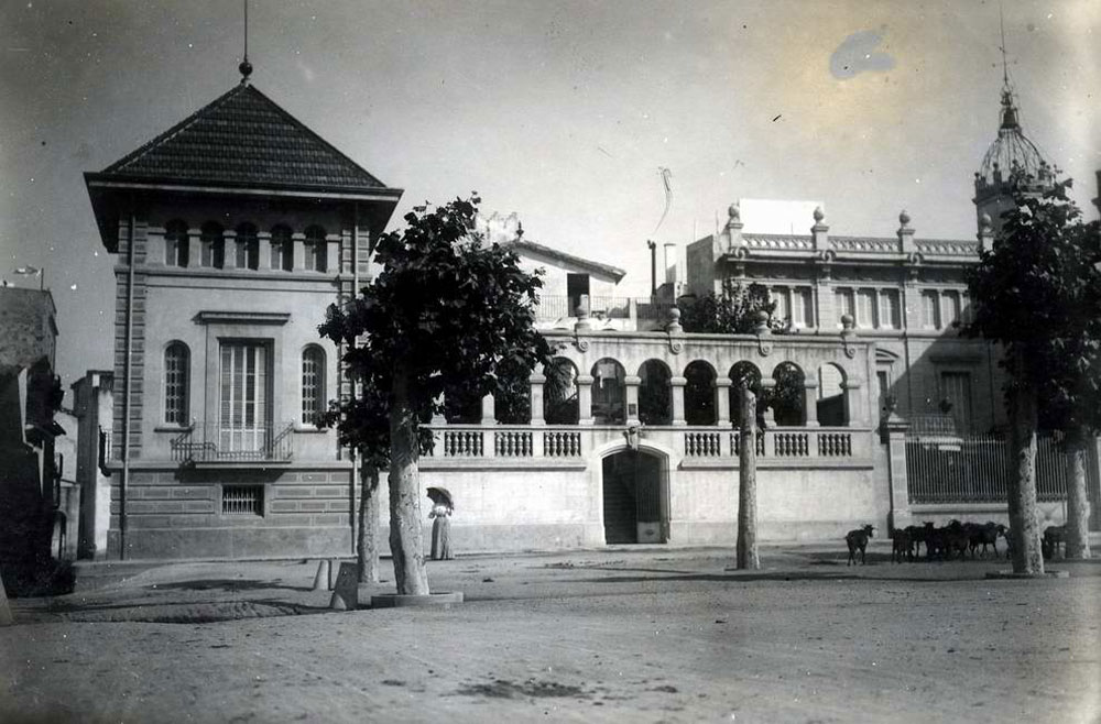 Casa Llagustera al final del segle XIX AMSFG. Col·lecció Santiago Güitó (Autor: desconegut)