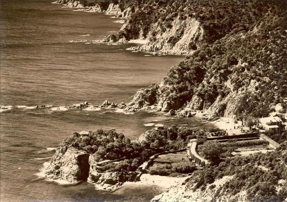 Punta de Canyet i platja, cap al 1960 AMSFG. Col·lecció Josep Escortell (Autor: Meli)
